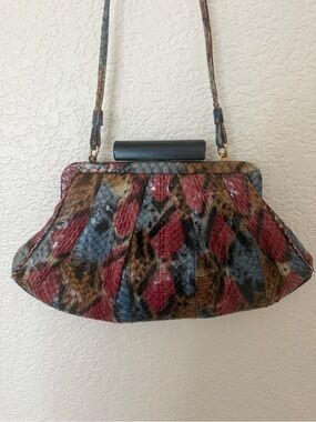 VINTAGE Snake skin Shoulder / crossbody / kiss lock clasp clutch bag multicolor
